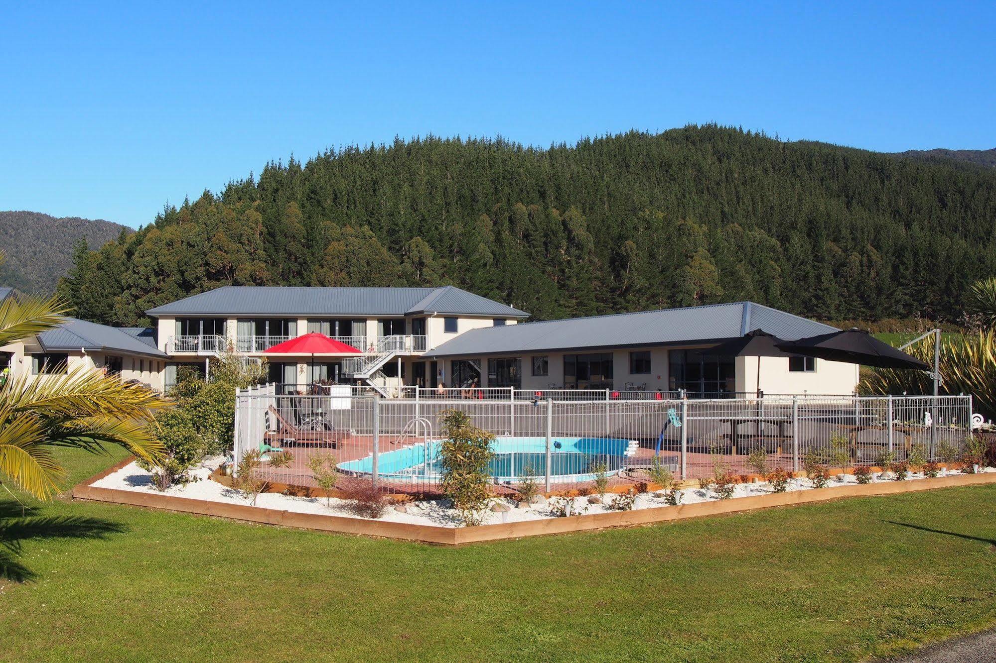 Linkwater Motel And Backpackers ภายนอก รูปภาพ
