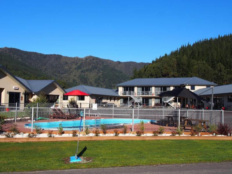 Linkwater Motel And Backpackers ภายนอก รูปภาพ